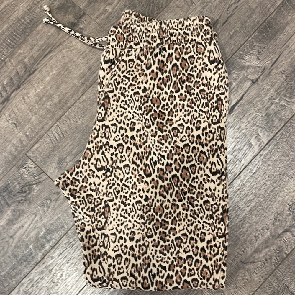 Socialite Leopard Print Lounge Pants